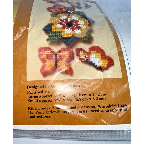 Vintage The Creative Circle Stitchery KIT  #1220, 1226 USA Butterflies & Cottage - Picture 13 of 14